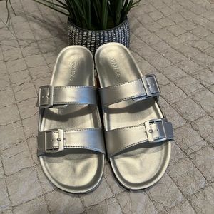 Just Fab Luca Silver New Size 7.5 Women’s Flat Sandal